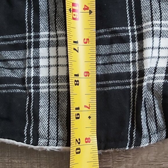 NWOT Black And White Plaid Winter/Fall/Spring XL Dog Polyester Coat With Snaps - Picture 5 of 7